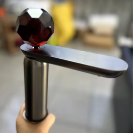 Torneira Monocomando Bica Baixa para banheiro Crystal Noir